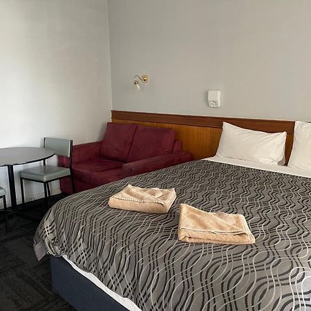 County Lodge Motor Inn West Wyalong Exteriér fotografie