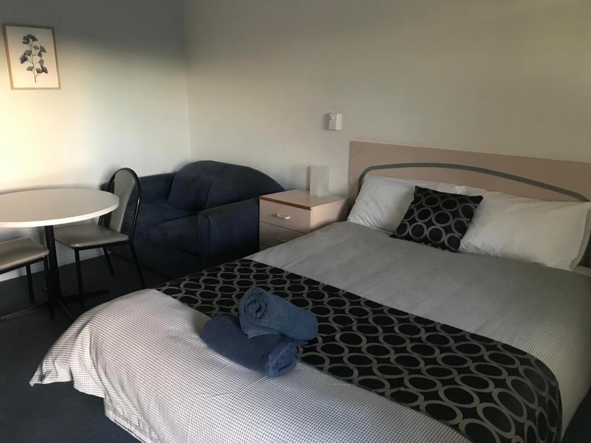 County Lodge Motor Inn West Wyalong Exteriér fotografie