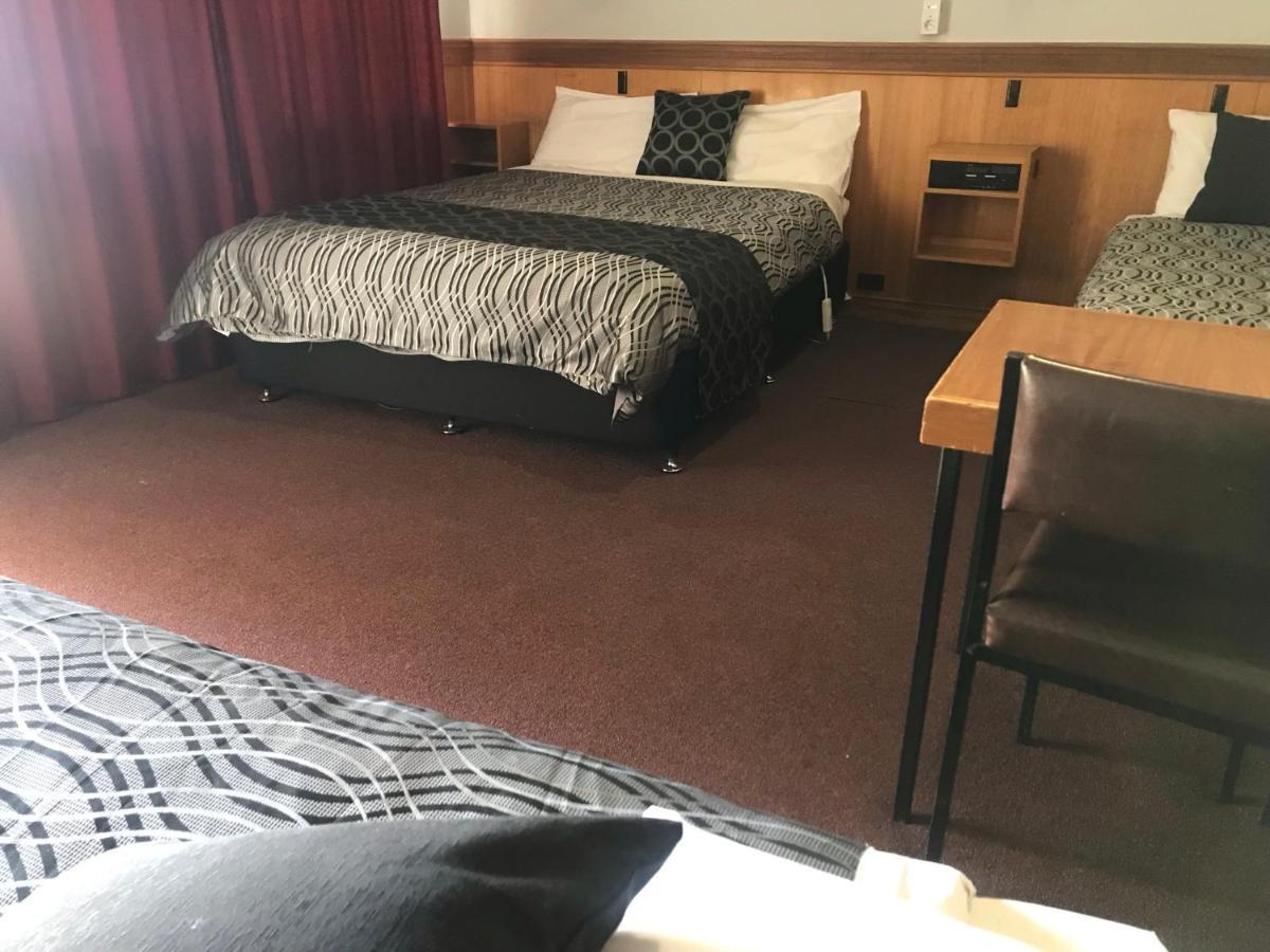 County Lodge Motor Inn West Wyalong Exteriér fotografie