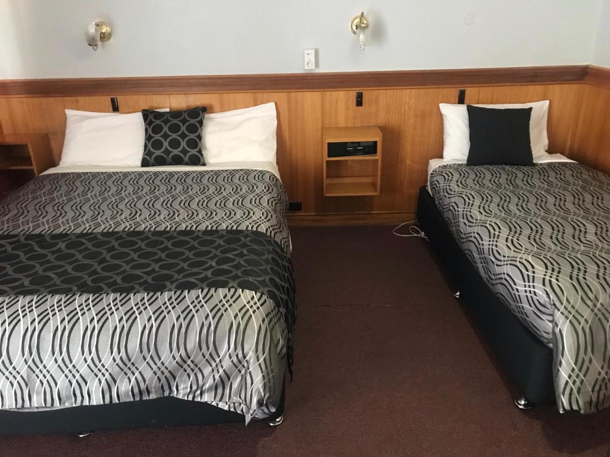 County Lodge Motor Inn West Wyalong Exteriér fotografie