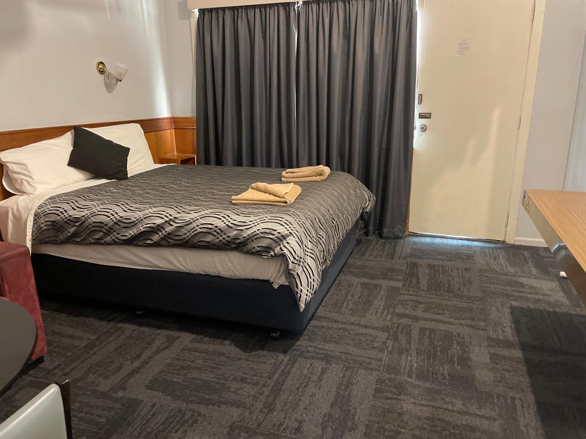 County Lodge Motor Inn West Wyalong Exteriér fotografie