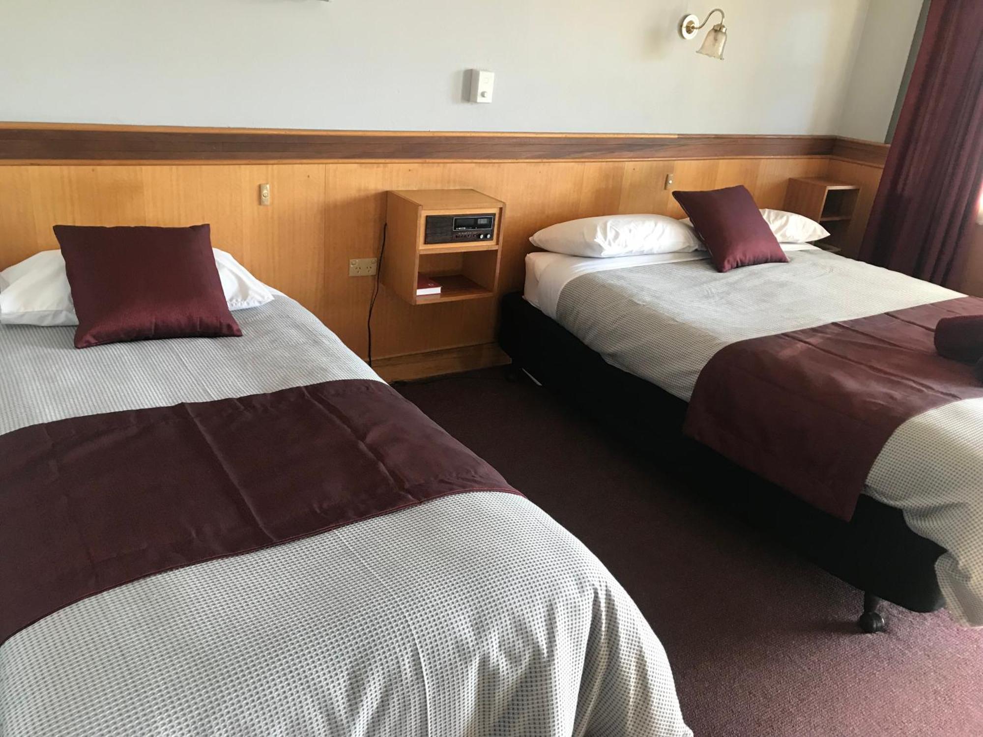 County Lodge Motor Inn West Wyalong Exteriér fotografie