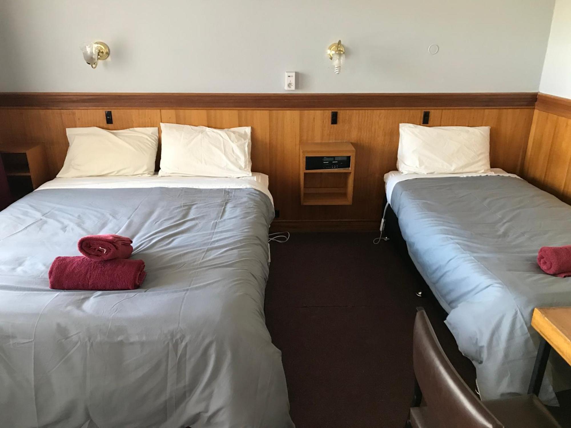 County Lodge Motor Inn West Wyalong Exteriér fotografie