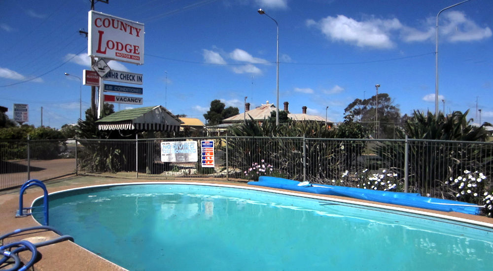 County Lodge Motor Inn West Wyalong Exteriér fotografie