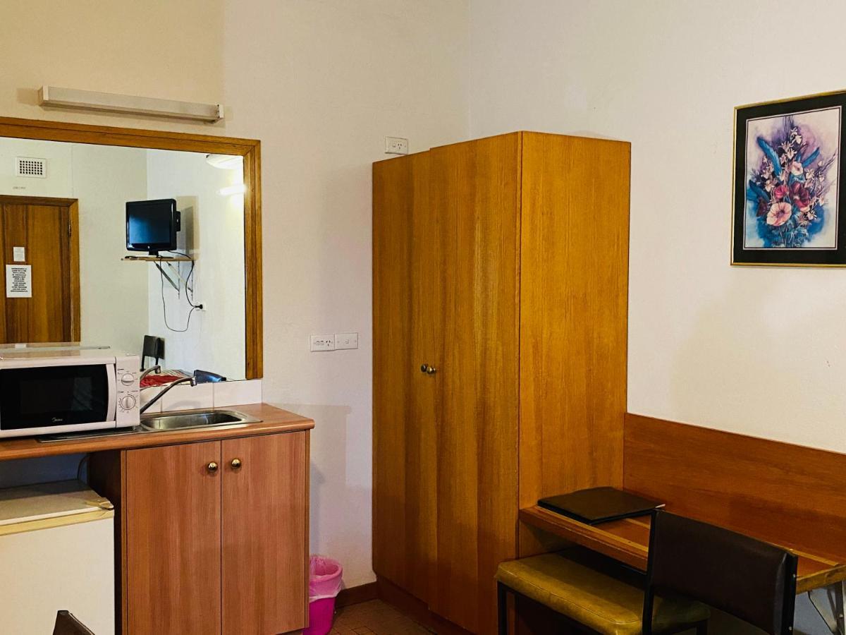 County Lodge Motor Inn West Wyalong Exteriér fotografie